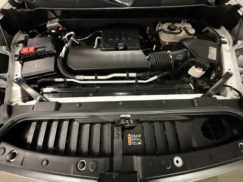 Used 2020 Chevrolet Silverado 1500 LT w/ Convenience Package AWD/4WD image 20