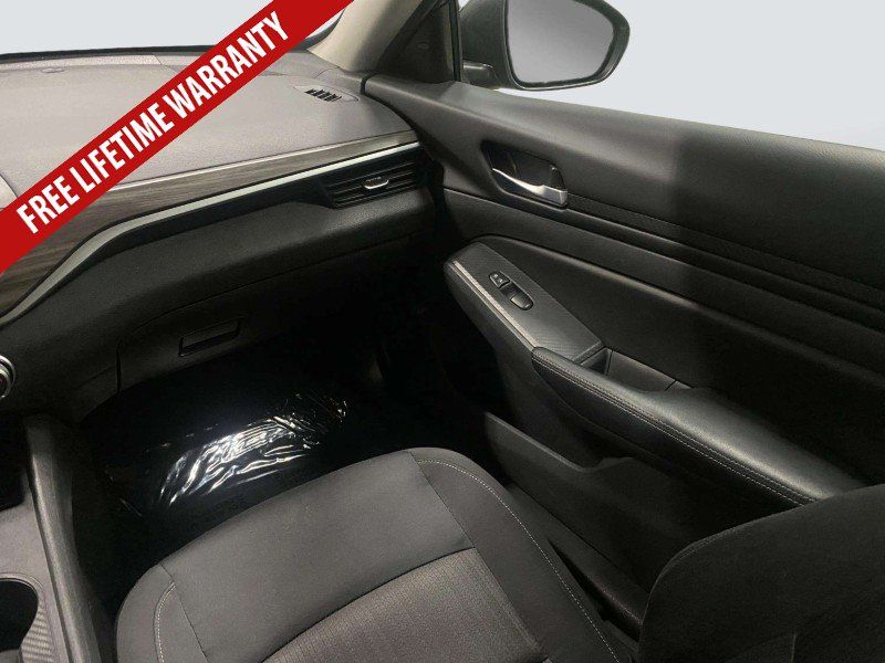 Used 2025 Nissan Altima 2.5 SV FWD image 23