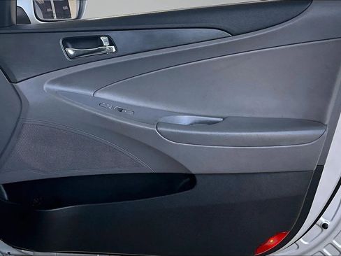 Used 2011 Hyundai Sonata SE FWD image 23