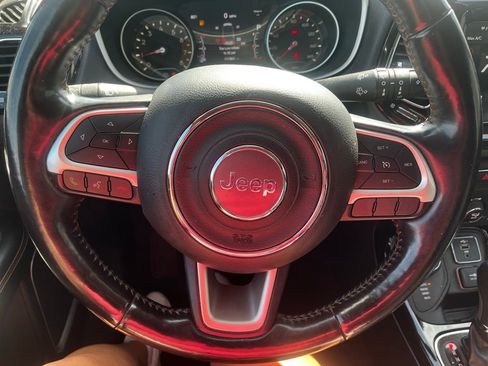 Used 2019 Jeep Compass Limited image 39