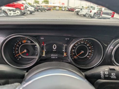 Used 2021 Jeep Wrangler Unlimited Sahara AWD/4WD image 18