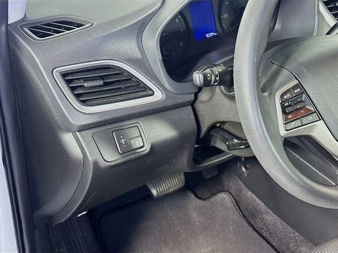 Used 2021 Hyundai Accent SE FWD image 16