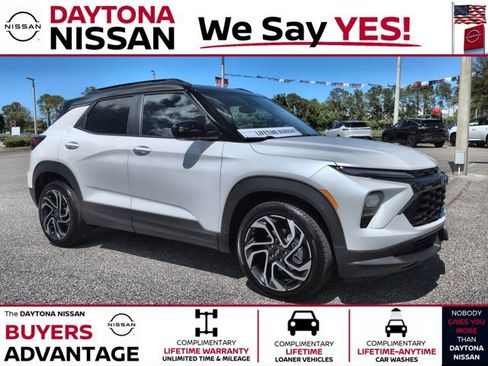 Used 2025 Chevrolet TrailBlazer RS w/ Driver Confidence Package FWD image 1