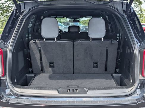 Used 2023 Ford Explorer ST-Line w/ Class IV Trailer Tow Package AWD/4WD image 7