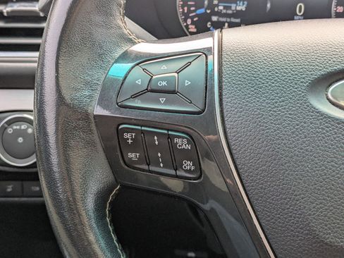 Used 2017 Ford Explorer Platinum image 18