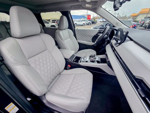 Used 2024 Mitsubishi Outlander SEL image 30