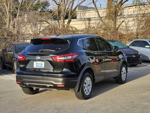 Used 2020 Nissan Rogue Sport S image 6