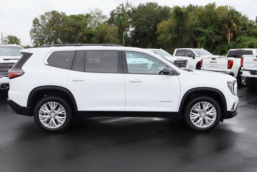 Certified 2026 GMC Acadia Elevation w/ Elevation Premium Package FWD image 10
