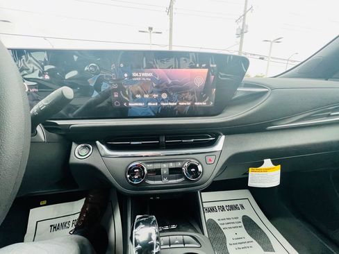 New 2026 Buick Envista Preferred w/ Convenience II Package image 21