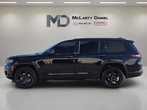 Used 2024 Jeep Grand Cherokee L Limited w/ Black Appearance Package image 3