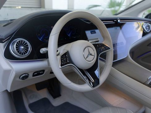 Used 2023 Mercedes-Benz EQS 580 4MATIC Sedan image 15