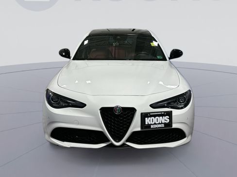 Used 2022 Alfa Romeo Giulia Veloce image 11