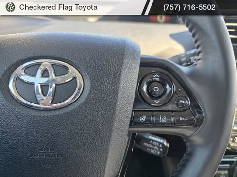 Used 2022 Toyota Prius XLE image 15