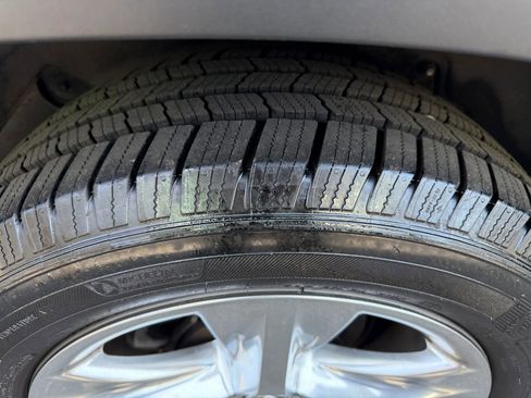 Used 2018 Toyota Highlander Limited image 4