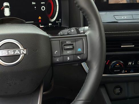 Certified 2025 Nissan Rogue SL w/ Tech Package AWD/4WD image 17