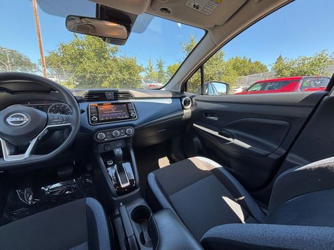Used 2025 Nissan Versa SV FWD image 33
