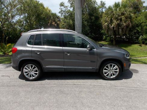 Used 2014 Volkswagen Tiguan SEL FWD image 11