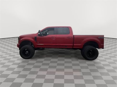 Used 2022 Ford F250 Lariat w/ Black Appearance Package image 5