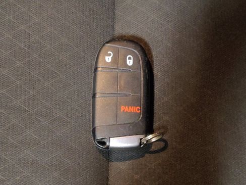Used 2021 Jeep Grand Cherokee Laredo RWD image 32