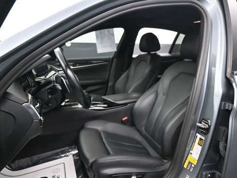 Used 2018 BMW 530e image 31