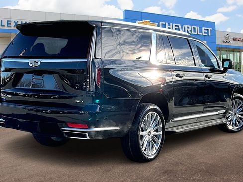 Used 2023 Cadillac Escalade ESV Premium Luxury image 13