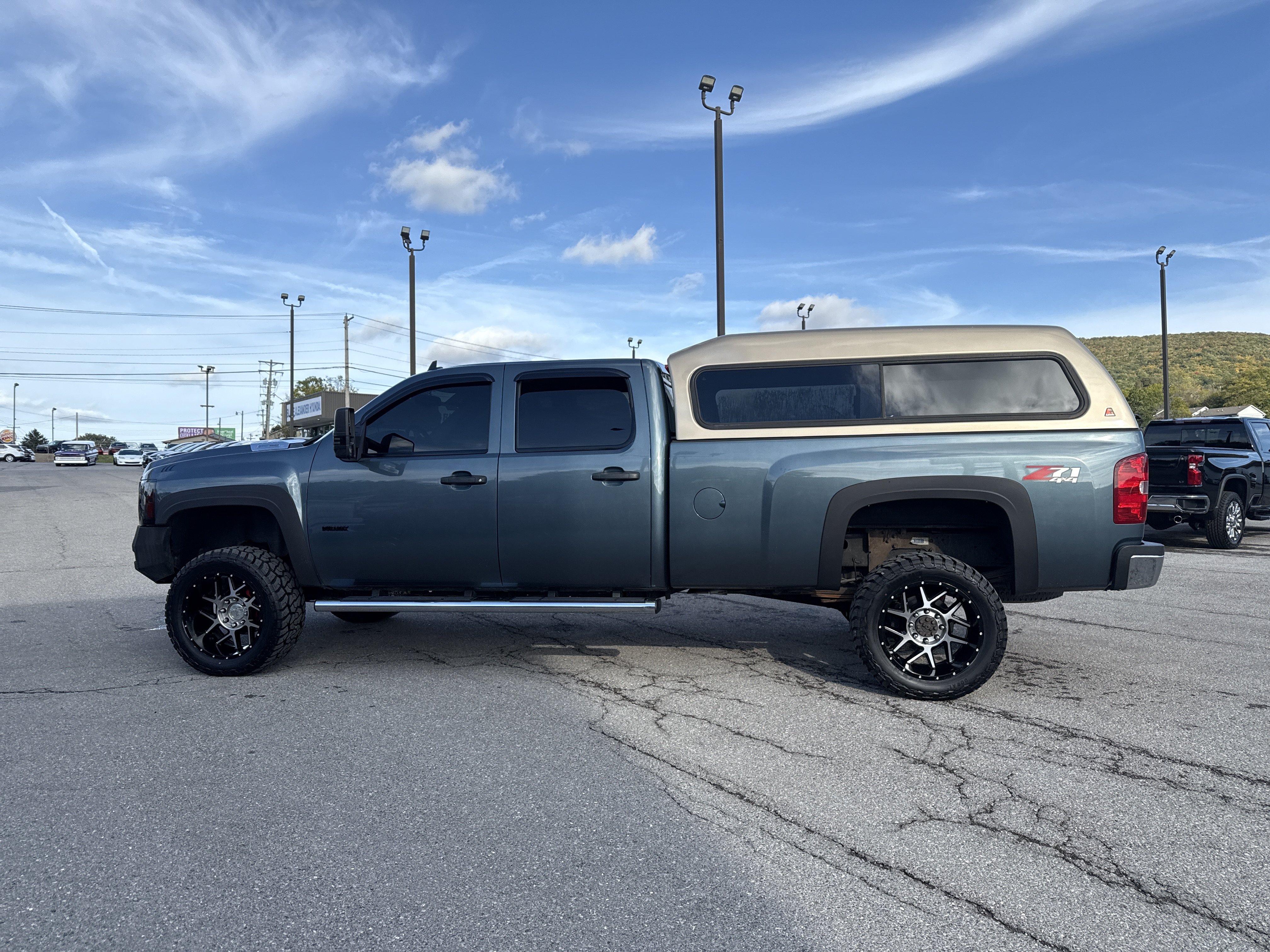 Used 2010 Chevrolet Silverado 2500 LT w/ Exterior Plus Package AWD/4WD image 7