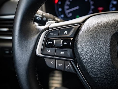 Used 2018 Honda Accord Sport image 22