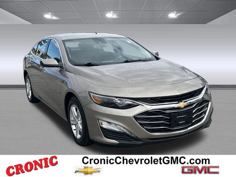 Used 2024 Chevrolet Malibu LT image 1