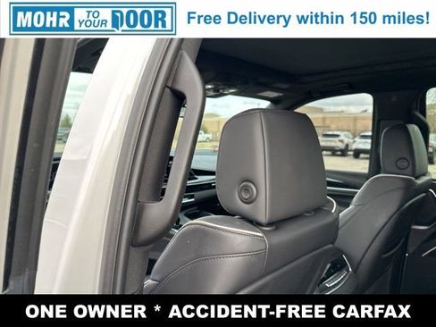 Used 2024 Cadillac Escalade Sport w/ LPO, ONYX Package image 31