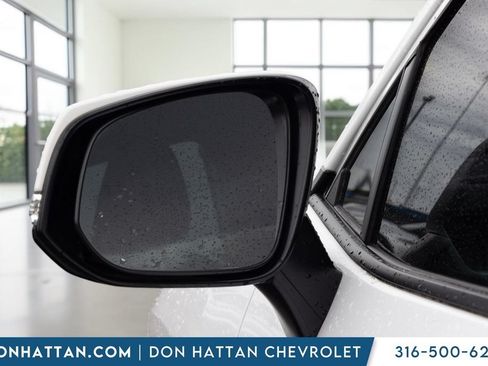 Used 2025 Toyota RAV4 XLE FWD image 25