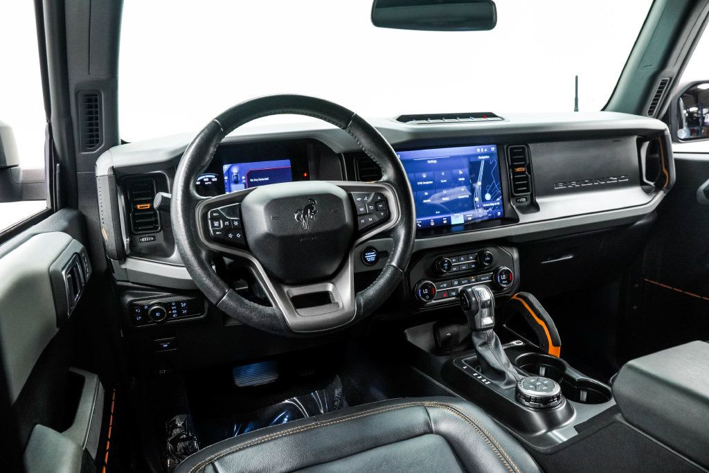 Used 2023 Ford Bronco Badlands w/ Sasquatch Package AWD/4WD image 5