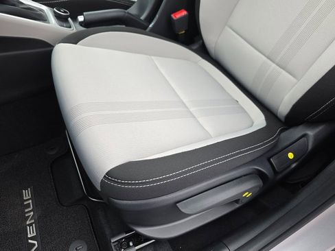 New 2025 Hyundai Venue SEL image 17