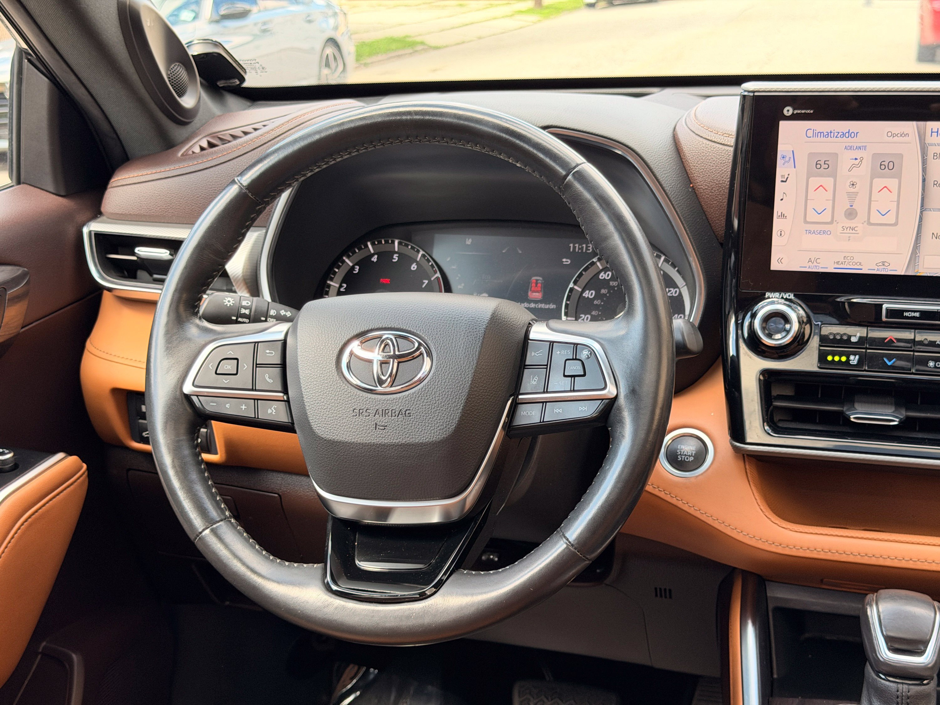 Used 2021 Toyota Highlander Platinum AWD/4WD image 30
