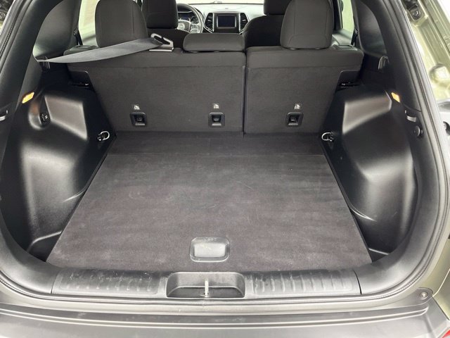 Used 2021 Jeep Cherokee Latitude FWD image 17