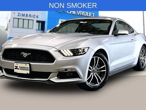 Used 2016 Ford Mustang Coupe RWD image 3