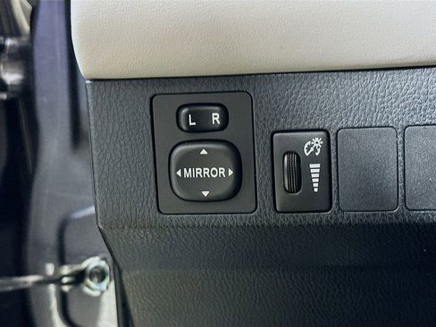 Used 2016 Toyota RAV4 XLE FWD image 12