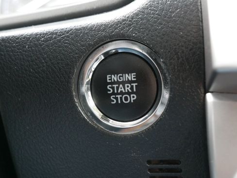 Used 2022 Toyota 4Runner Limited AWD/4WD image 29