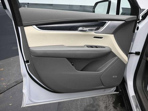Used 2024 Cadillac XT6 Premium Luxury w/ Technology Package AWD/4WD image 12