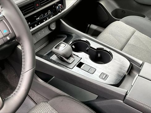 New 2026 Nissan Rogue SV FWD image 7
