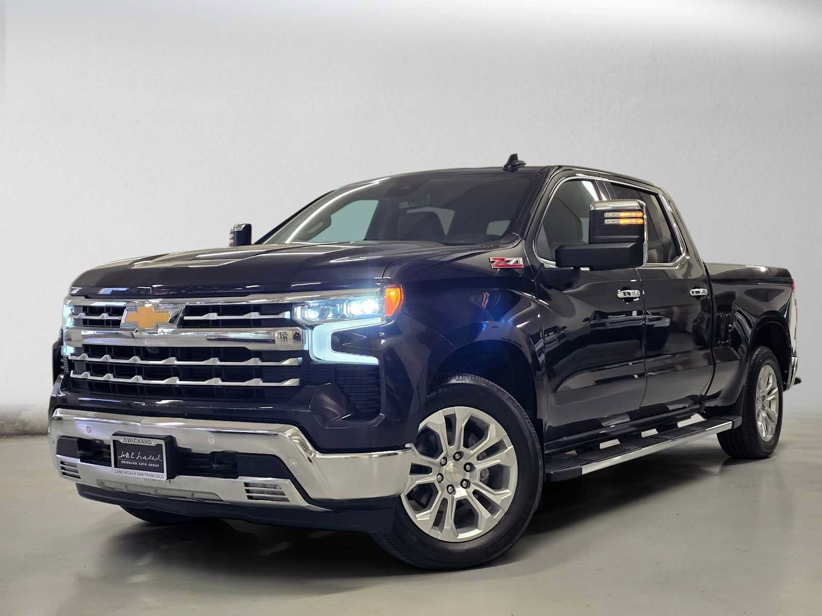 Used 2024 Chevrolet Silverado 1500 LTZ AWD/4WD image 1