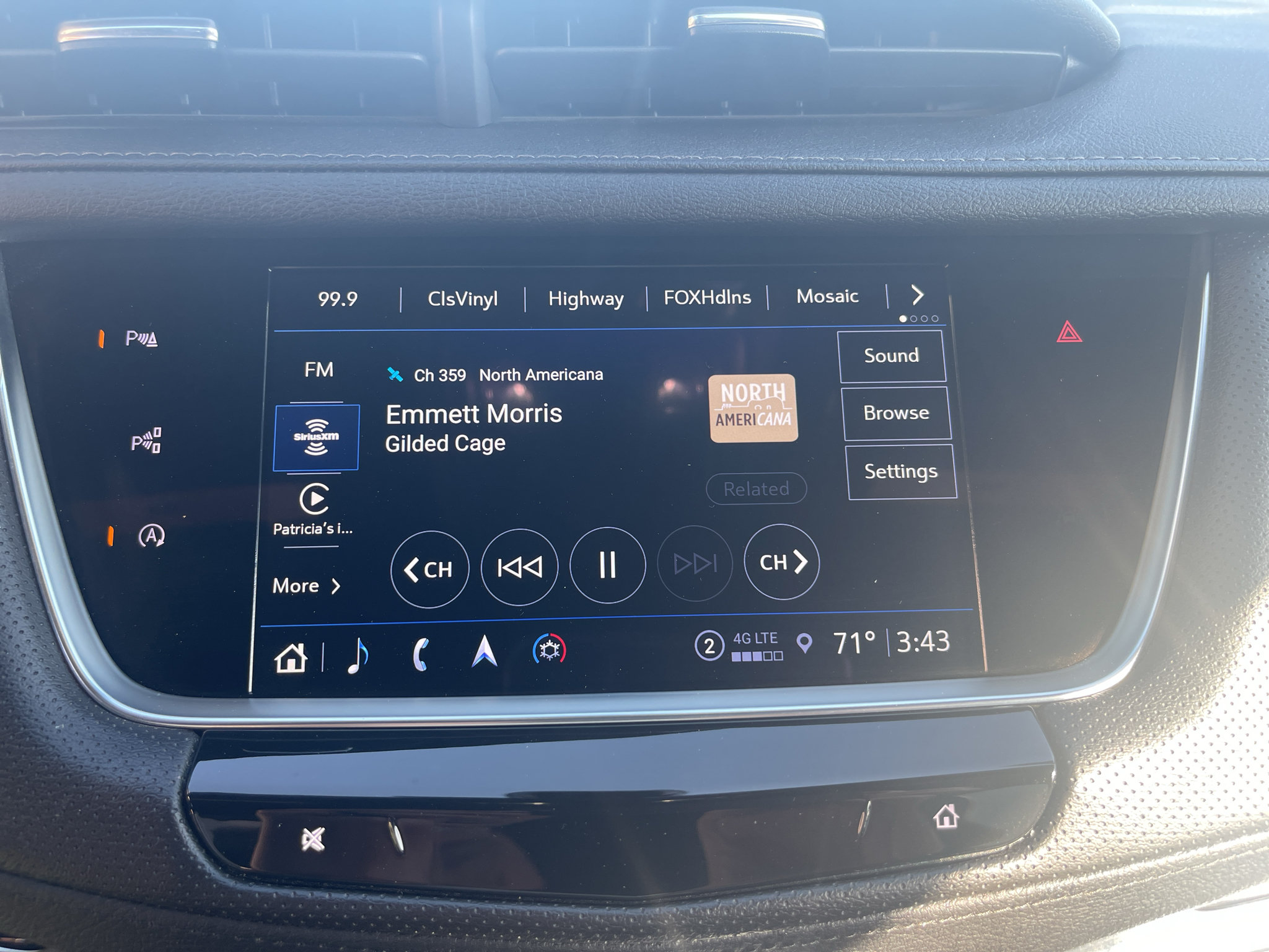 Used 2024 Cadillac XT5 Premium Luxury w/ Technology Package AWD/4WD image 24