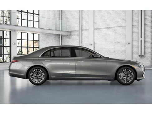 Used 2023 Mercedes-Benz S 580 4MATIC Sedan image 2