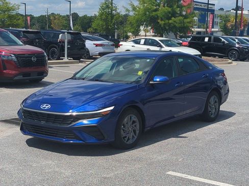 Used 2024 Hyundai Elantra SEL FWD image 8