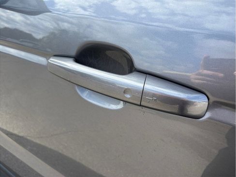 Used 2020 Land Rover Range Rover Sport SE image 19