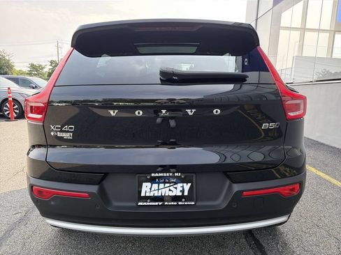 Certified 2024 Volvo XC40 B5 Plus w/ Climate Package AWD/4WD image 26