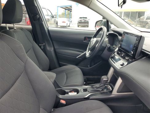Used 2022 Toyota Corolla Cross LE image 34