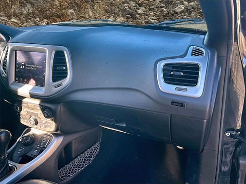 Used 2021 Jeep Compass 80th Special Edition image 14