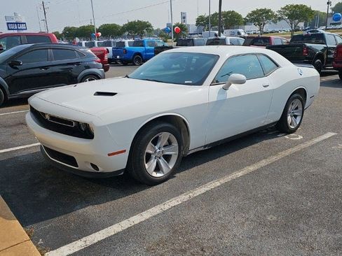 Used 2023 Dodge Challenger SXT RWD image 1