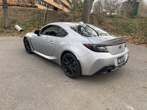 Used 2024 Toyota GR86 Premium image 5