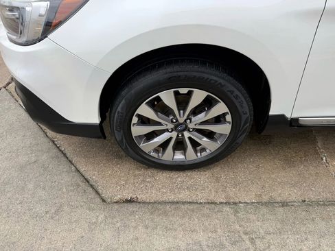 Used 2019 Subaru Outback 2.5i Touring image 41